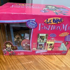 Bratz Fashion Mall Playset - Pink 2003